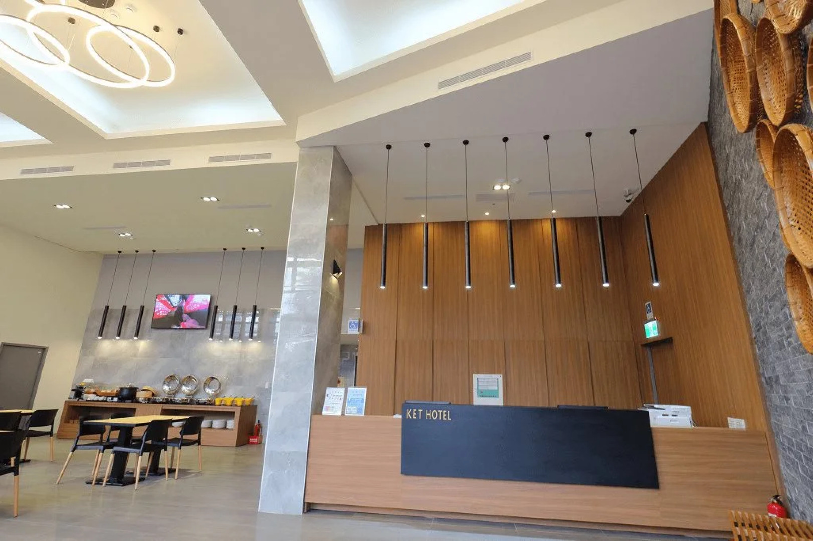 Ket Hotel