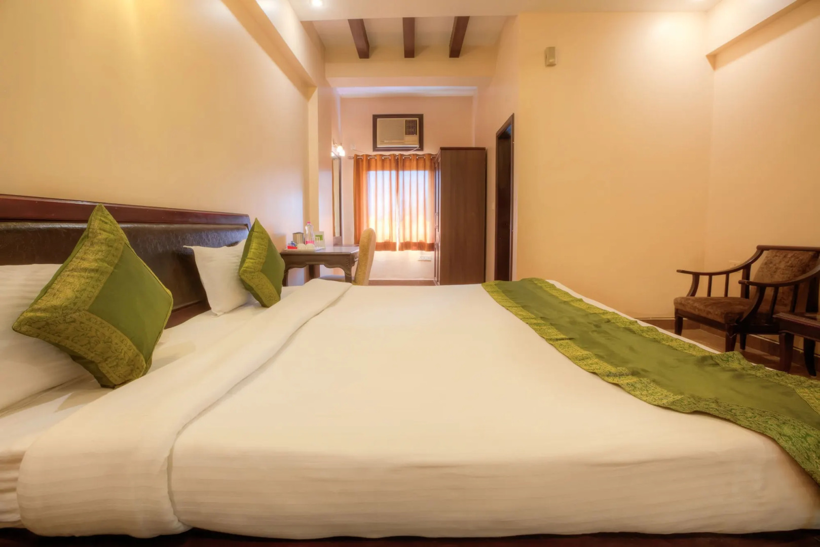 Treebo Shivam Inn Near Singapore Mall