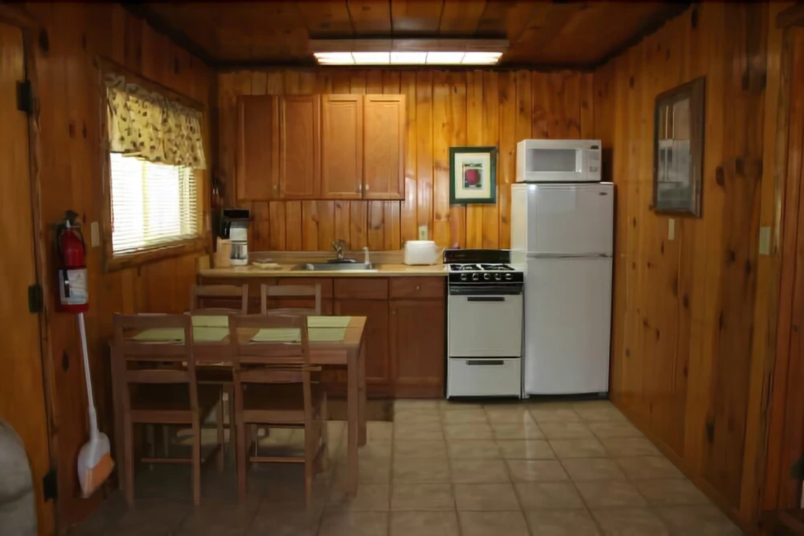 Quail Cove Lakeside Lodge