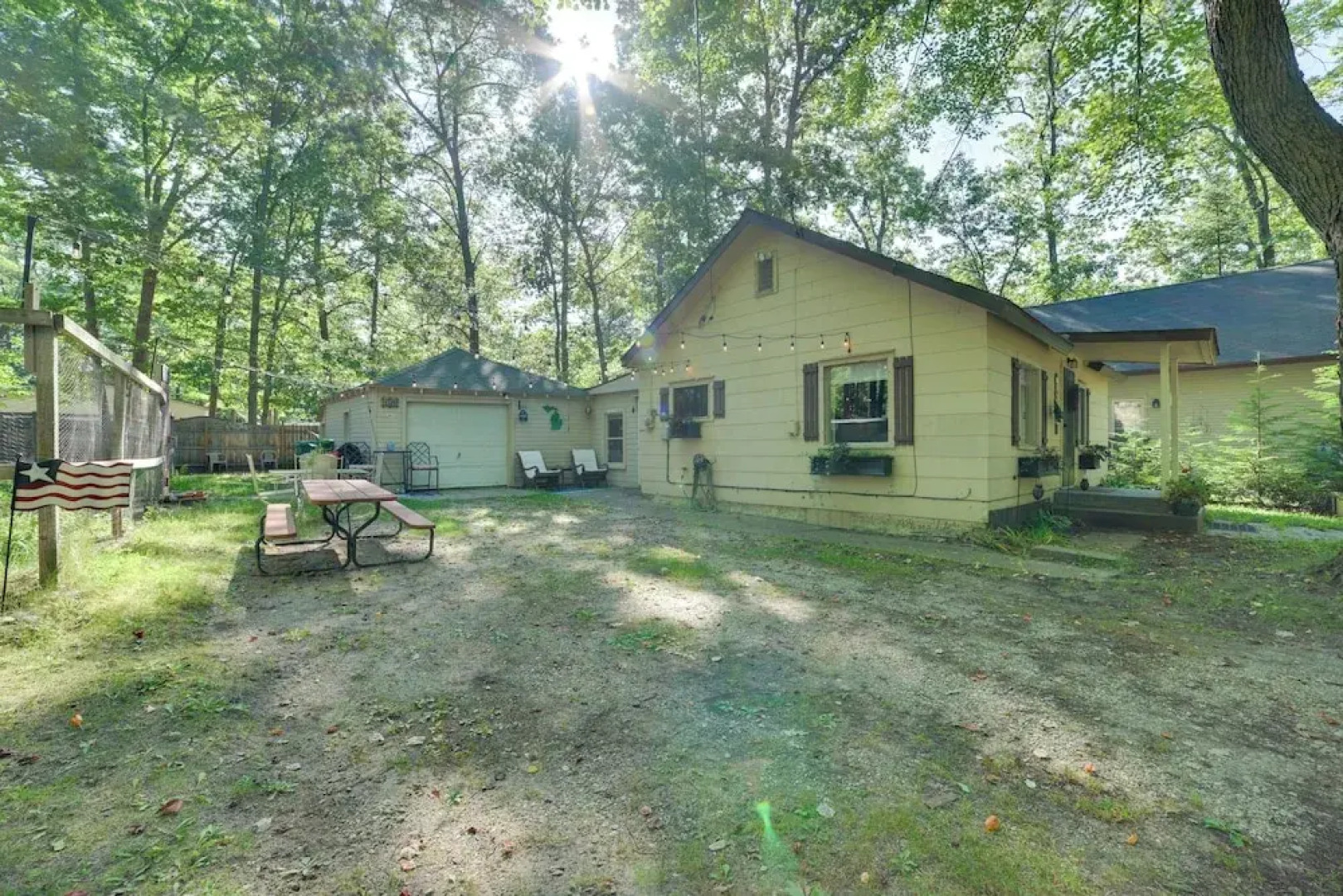 Family-friendly Cabin: Walk to Lake Access!