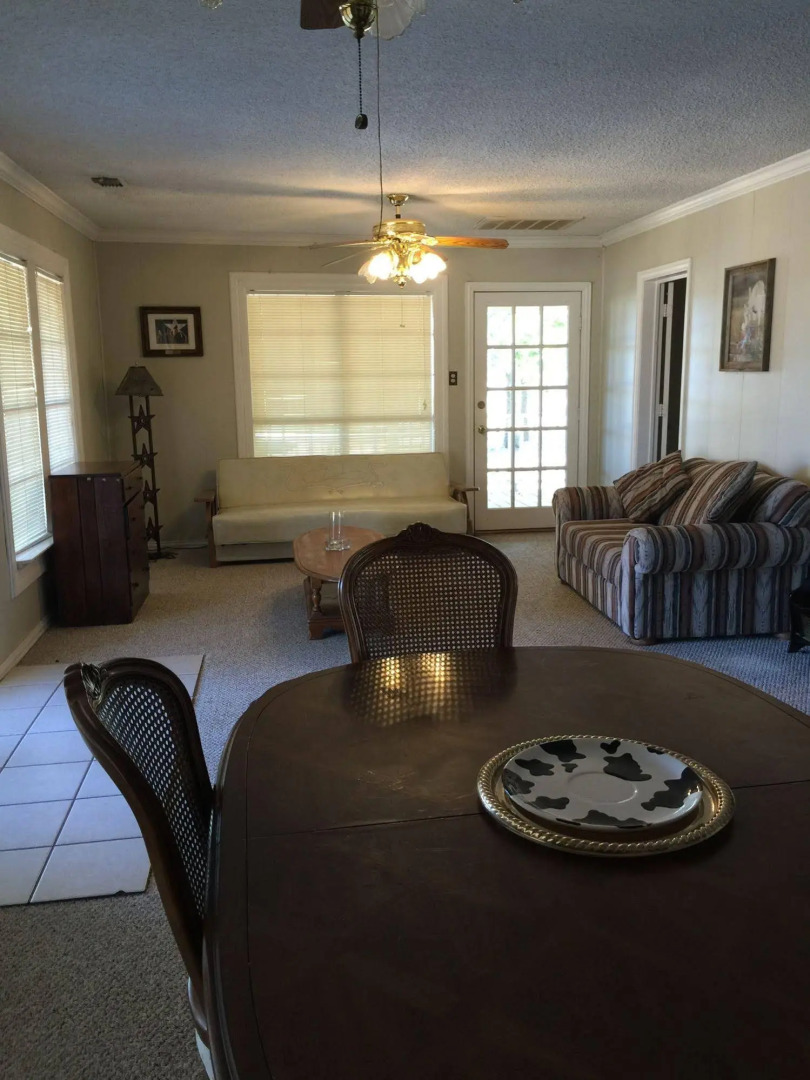 Lone Oak Ranch & Retreat