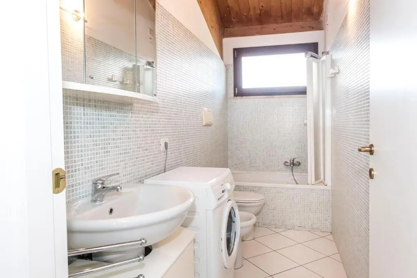 N036 - Numana, bilocale con terrazzo in residence con piscina