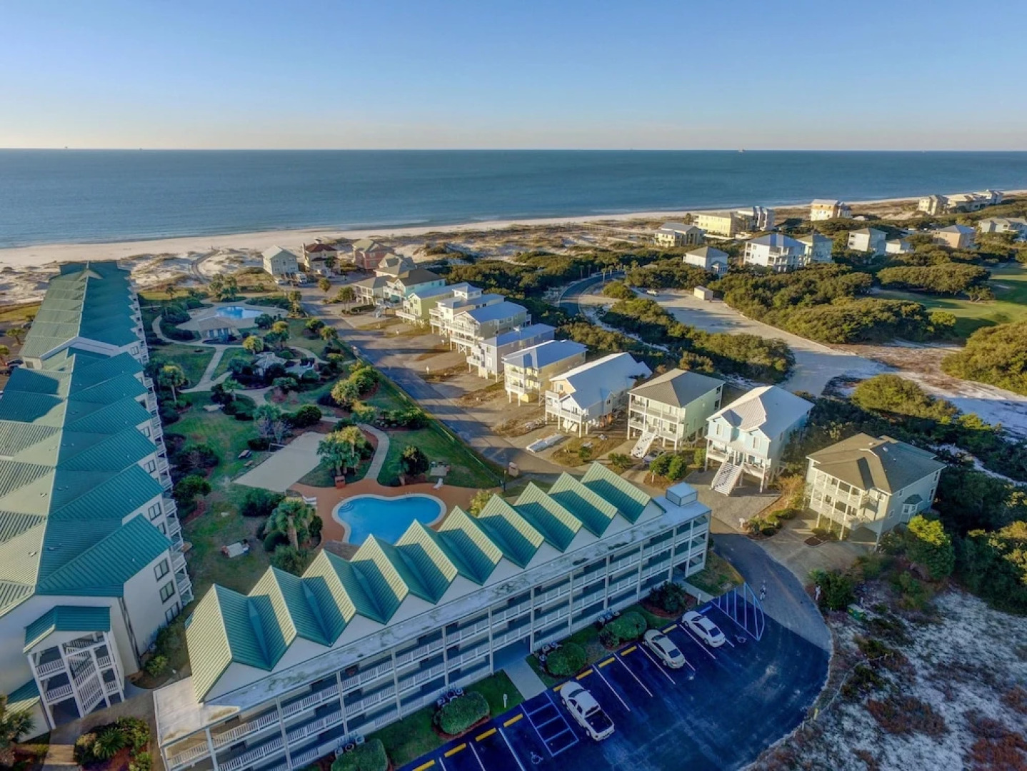 Summer Palace 4 Bedroom Duplex by RedAwning