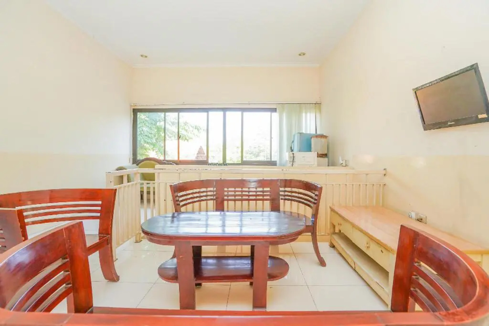 OYO 1956 Kana Family Residence