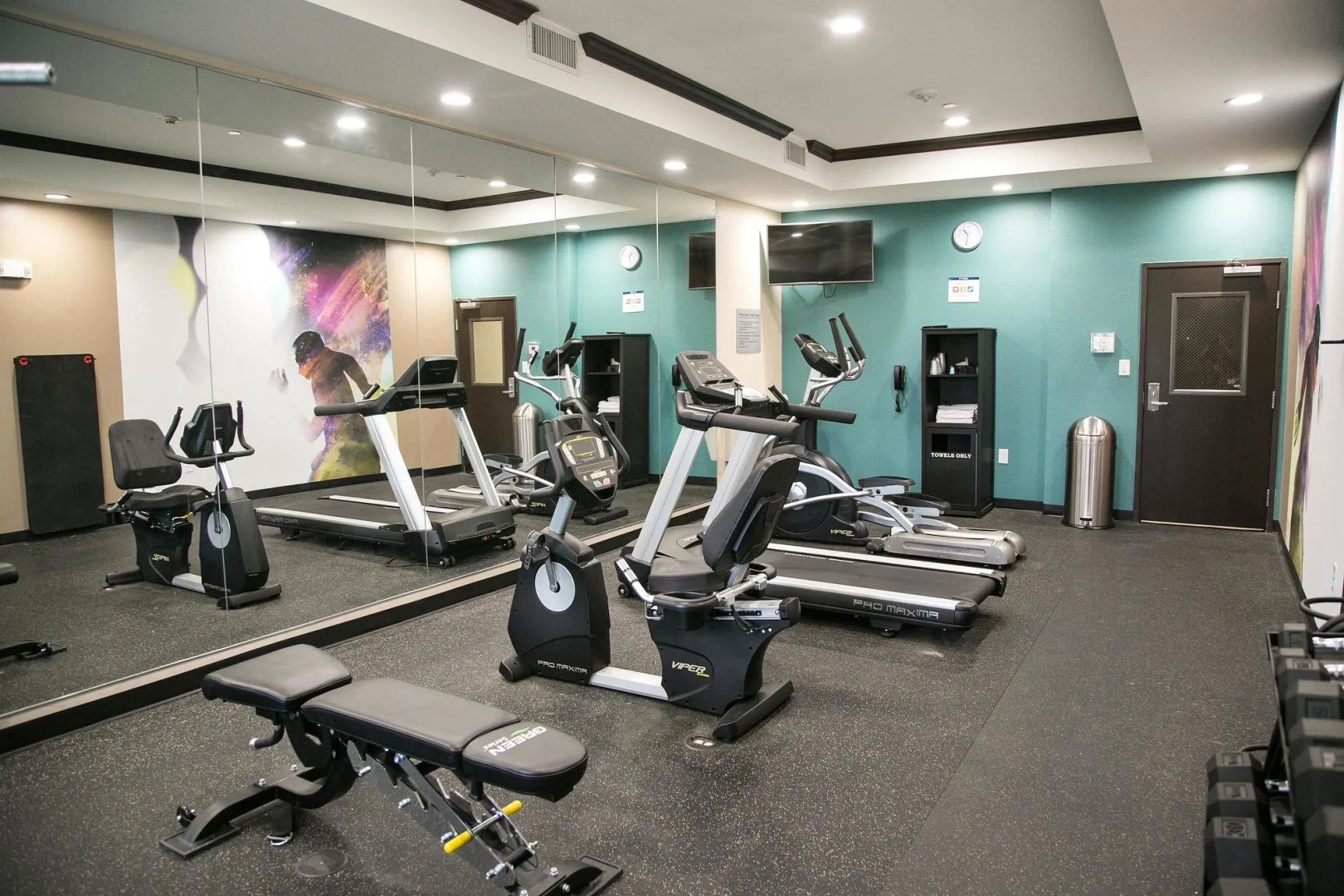 Best Western Plus Longhorn Inn & Suites