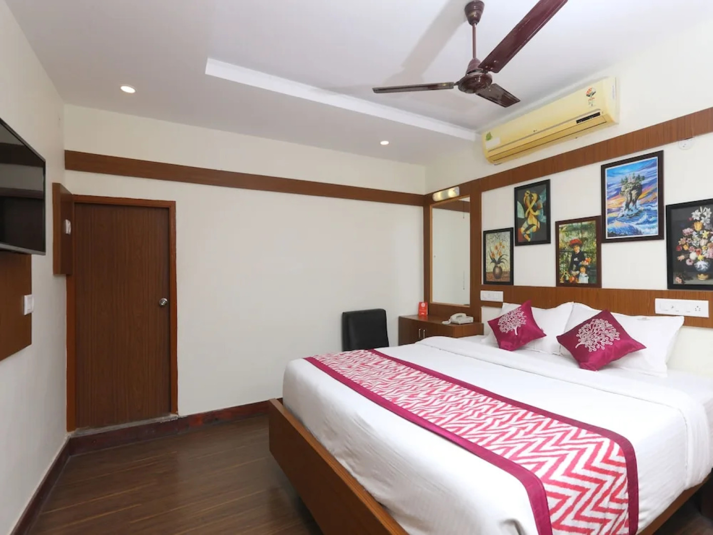 OYO 9443 Hotel Ramakrishna
