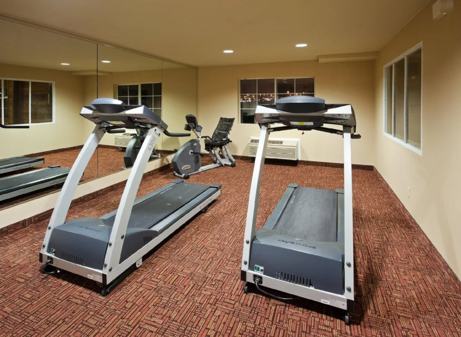 Holiday Inn Express & Suites Watsonville by IHG