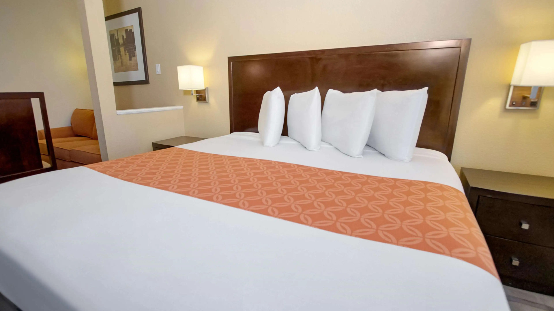 Galleria Palms Hotel