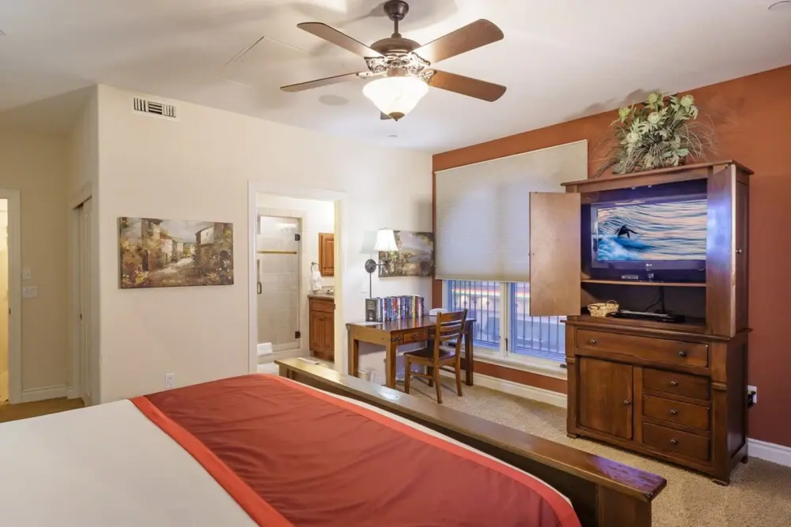 Valentina #401 3 Bedroom Condo by RedAwning