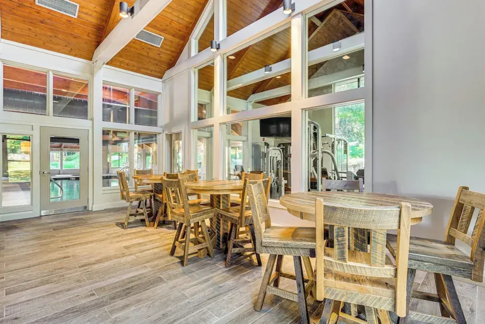 Walk to Ski Lift: Spacious Condo in West Dover!