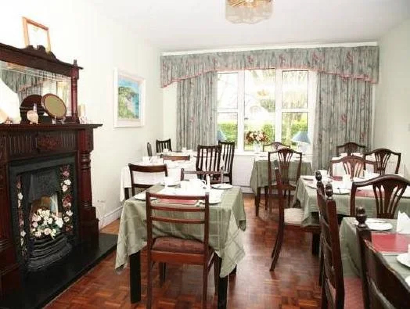 Macliam Lodge Guesthouse