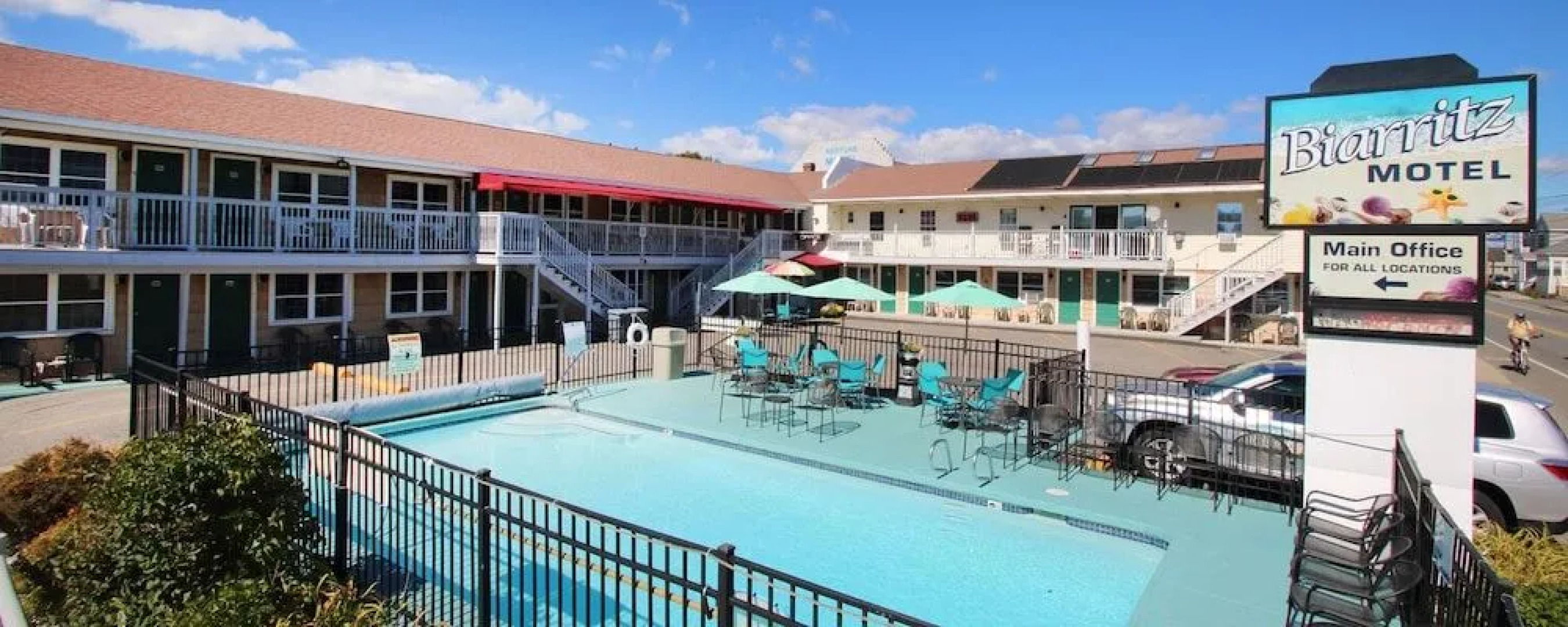 Biarritz Motel & Suites