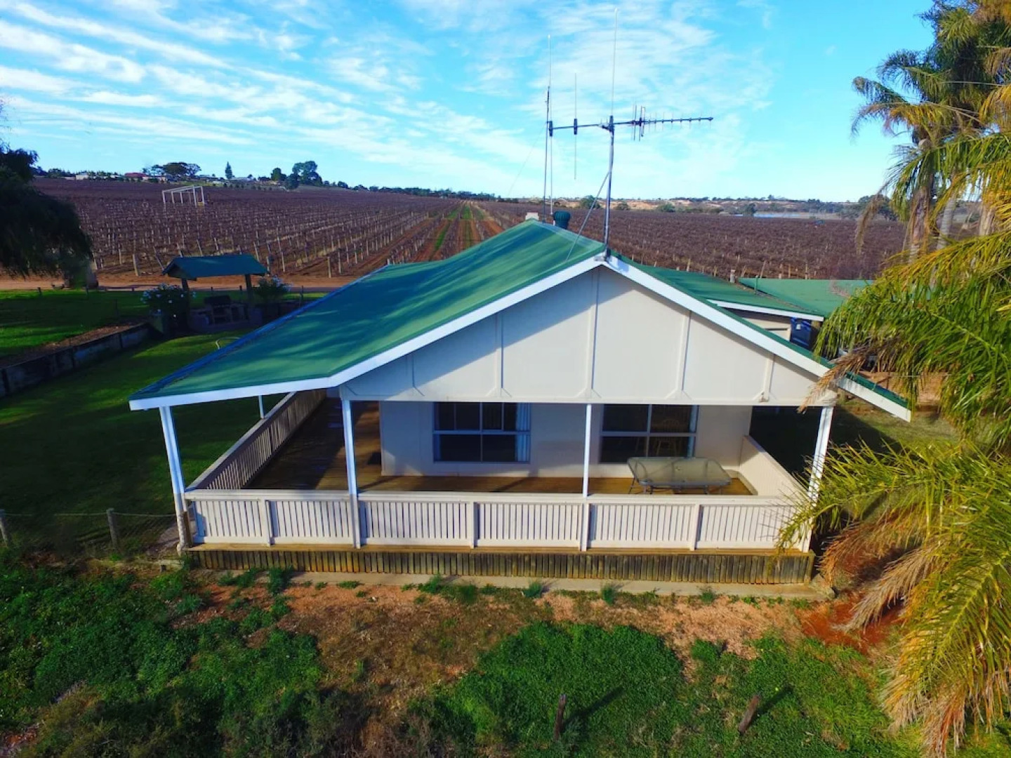 Mundic Waterfront Cottages
