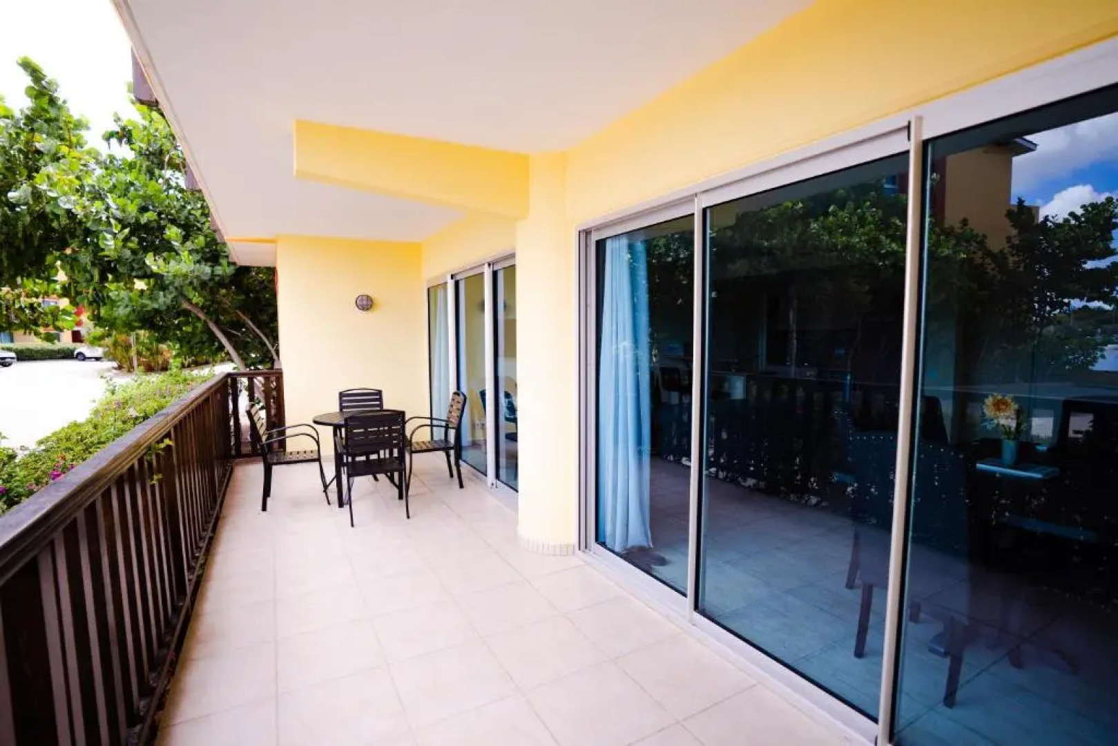 Incredible Garden View Condo Suite 22