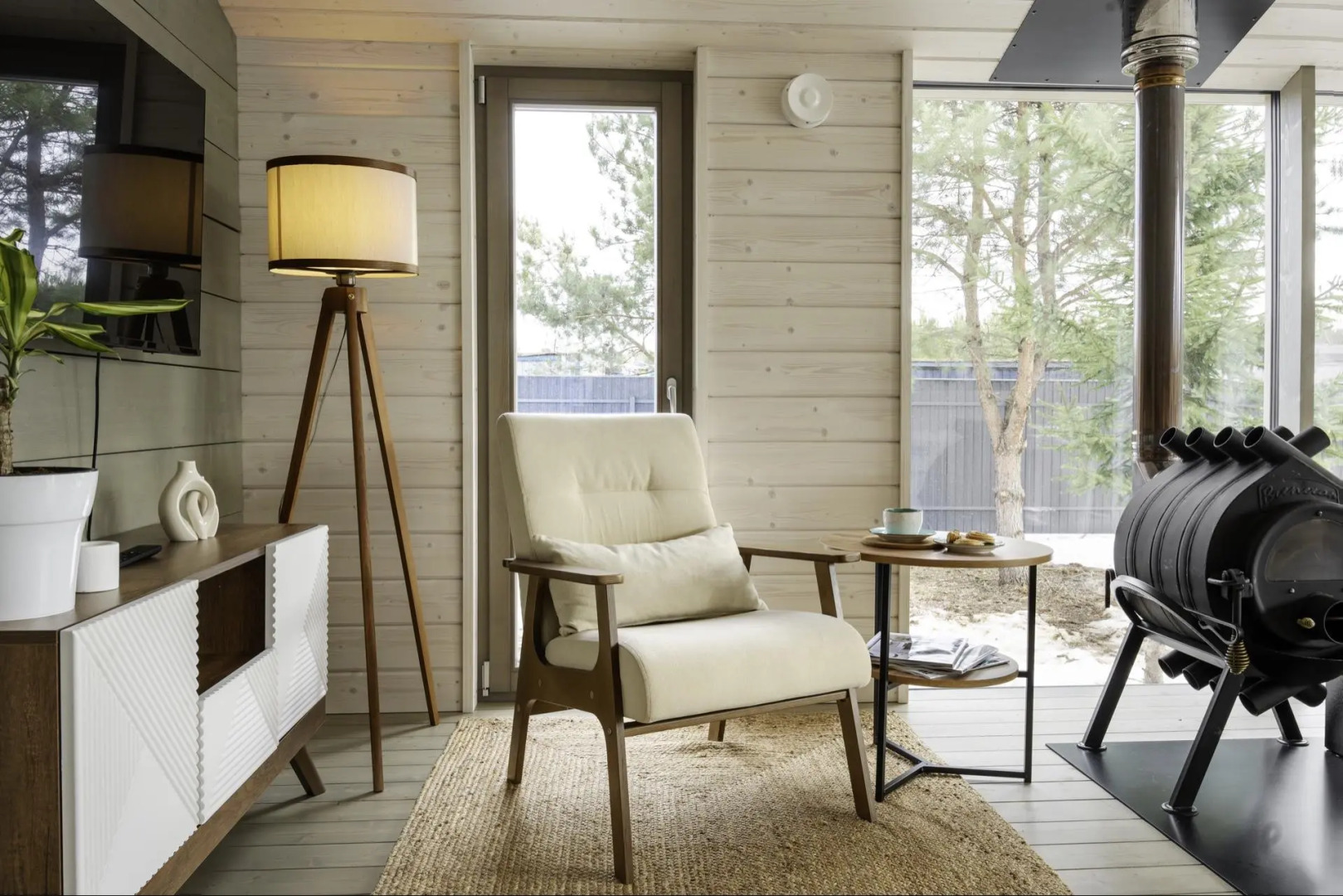 Дом под соснами