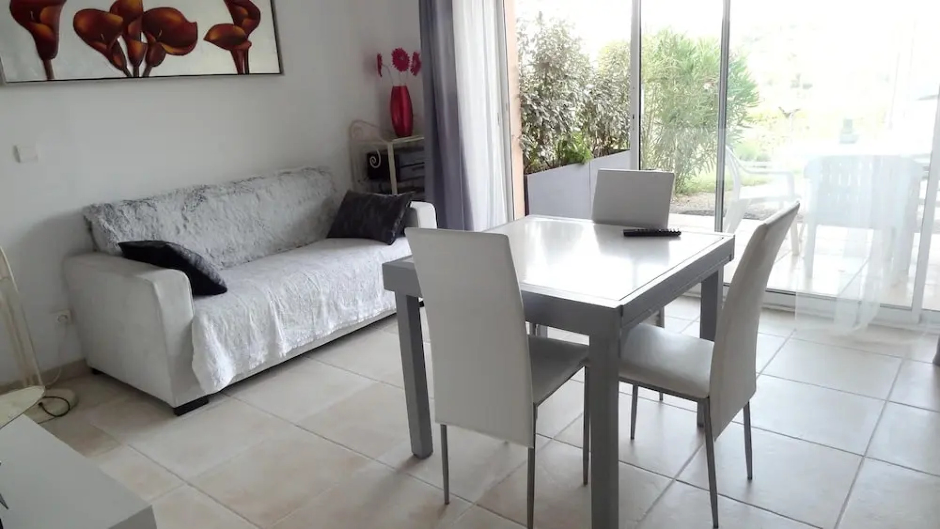 Apartment With one Bedroom in Manosque, With Wonderful Mountain View, Furnished Garden and Wifi - 97 km From the Beach