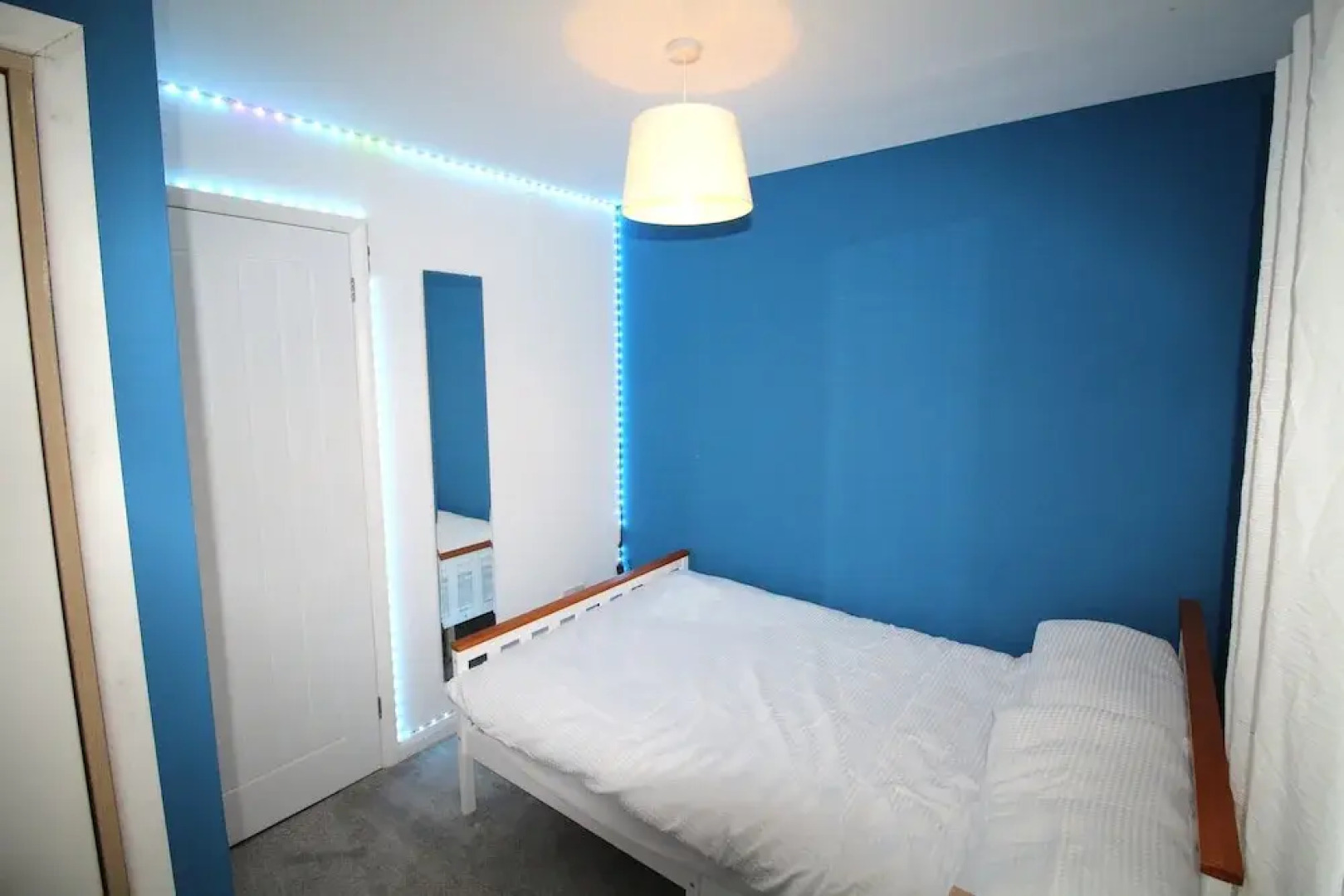 3 Bed House - Sleeps 6 - Parking - Pets - Garden