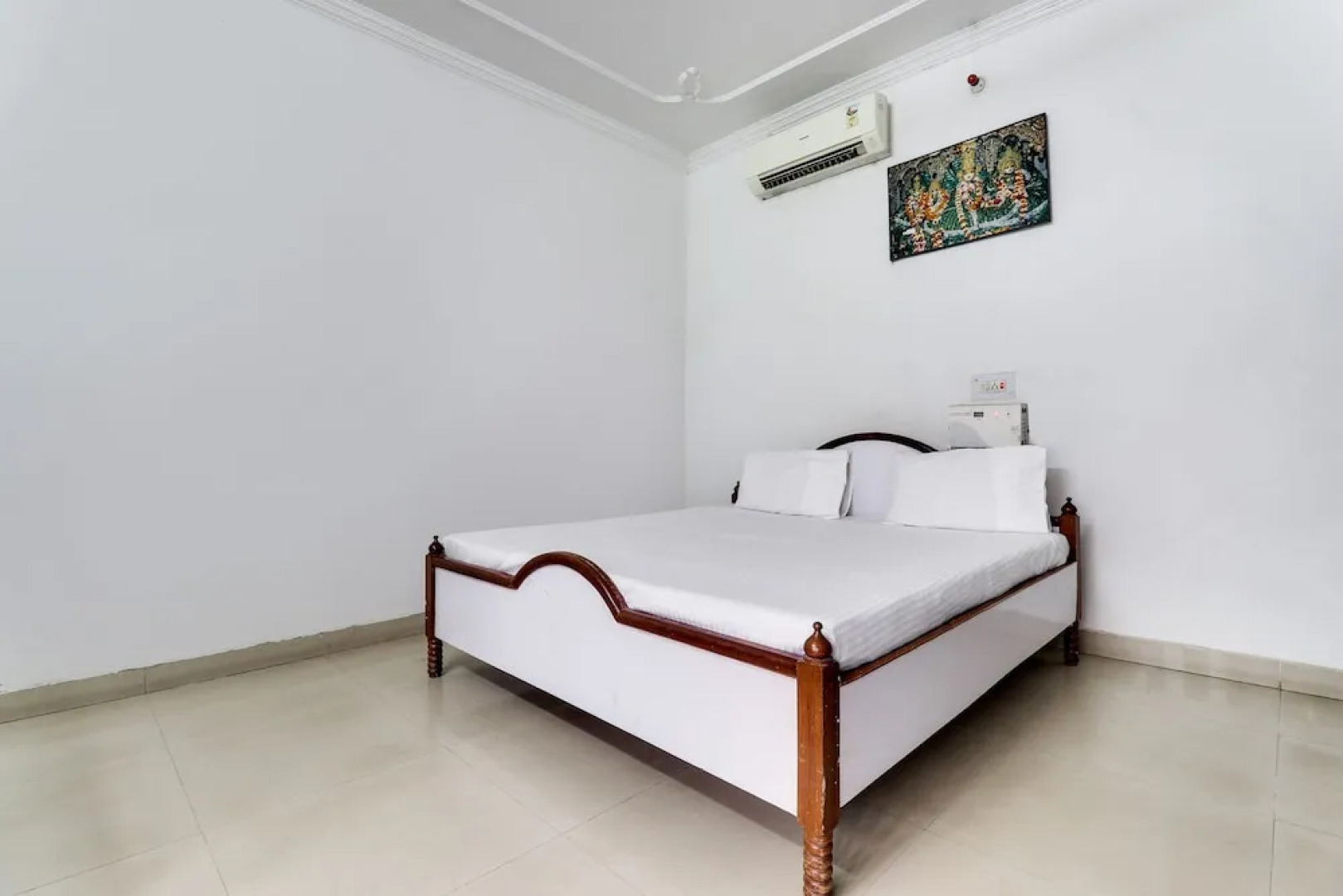 SPOT ON 42133 Hanuman Bagh