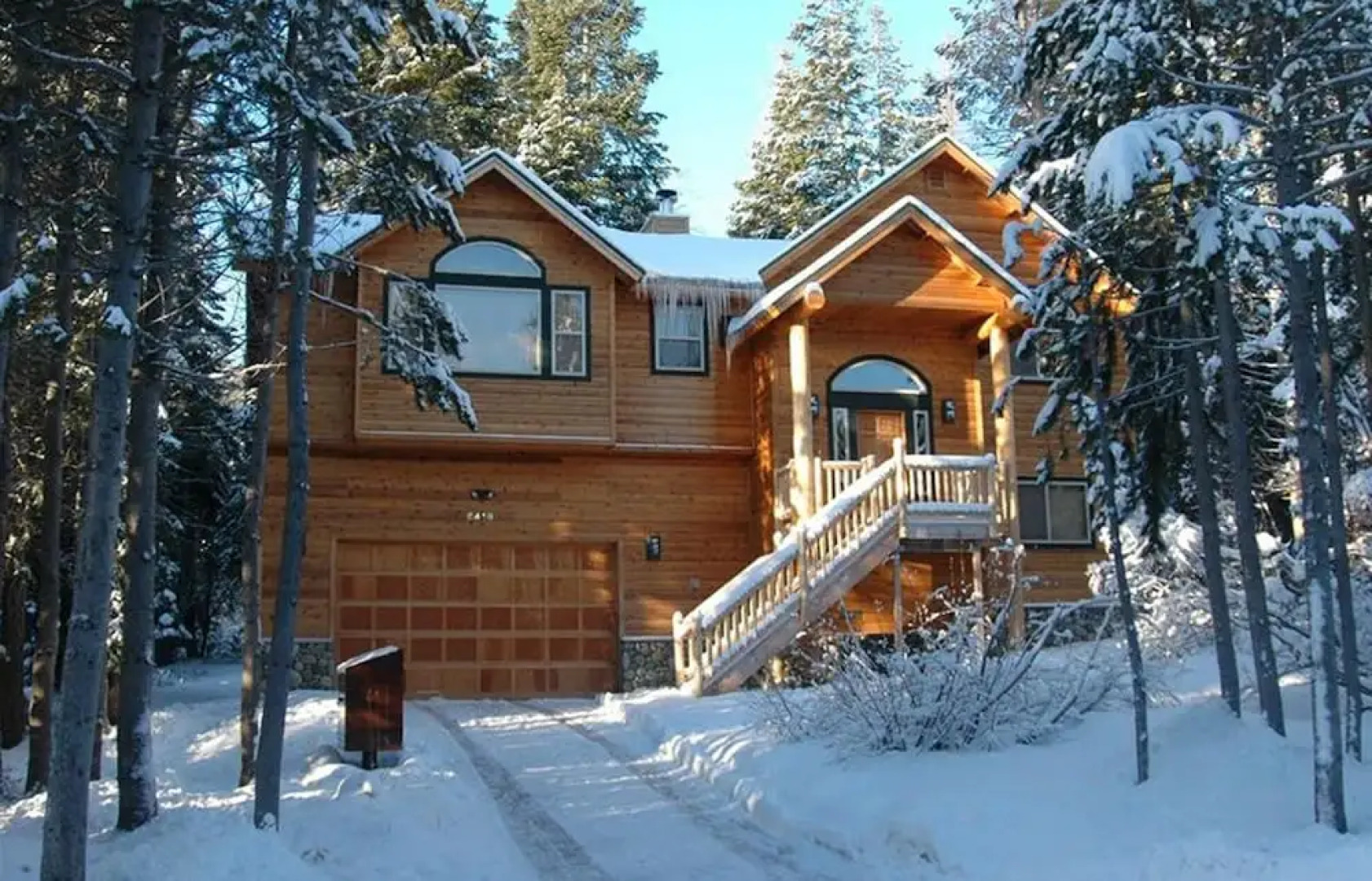 The River Rock Lodge Home 4 Bedrooms 3 Bathrooms Home