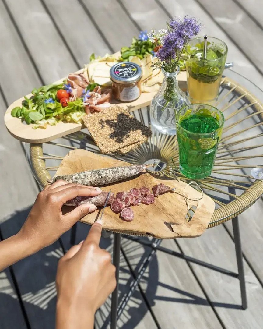 Comfortable Bungalow in Ploemel with Paid Sauna