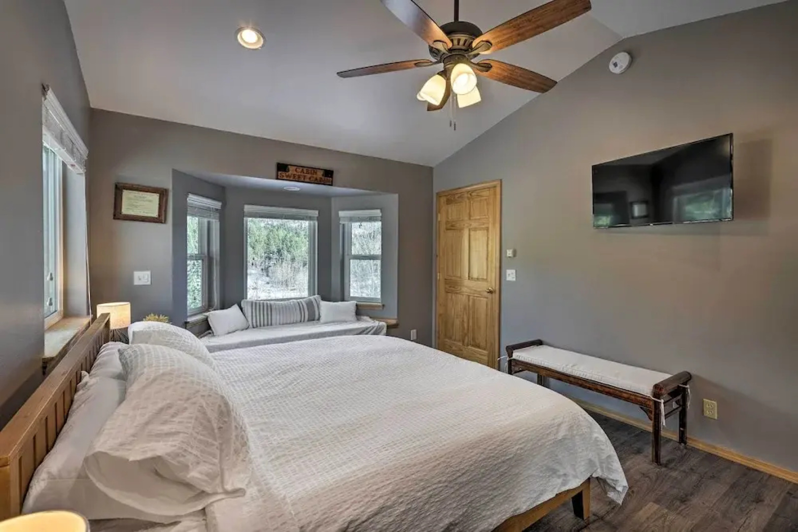 Hot Tub, Deck & Grill: Mtn-view Divide Cabin