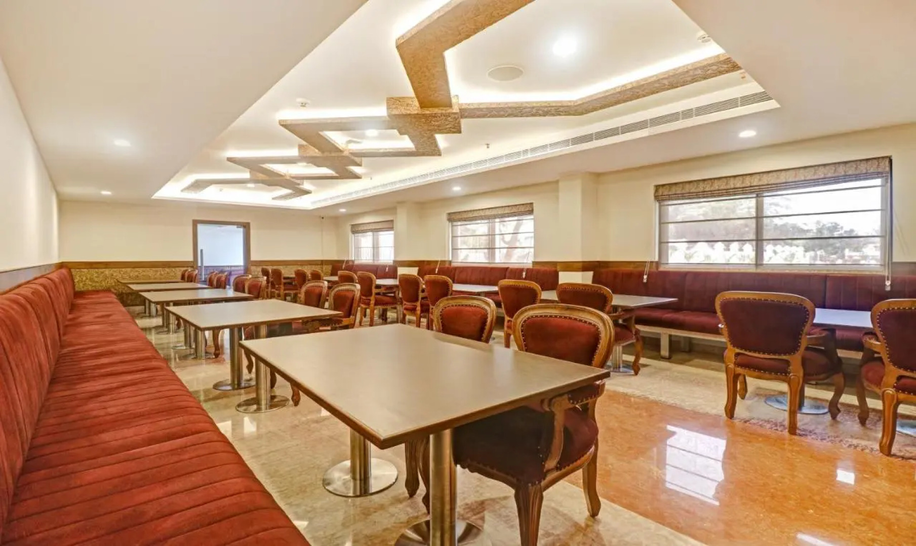 Treebo Premium Vahada