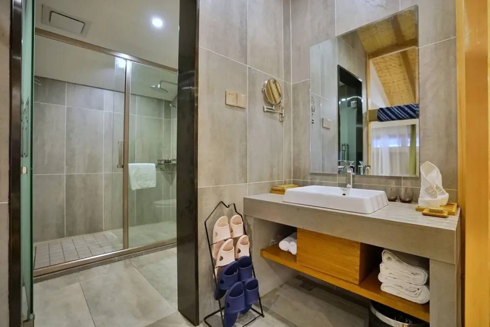 Yueju Wenlv · Yuexijiang Boutique Holiday Hotel (Leishan Xijiang Qianhu Miaozhai)