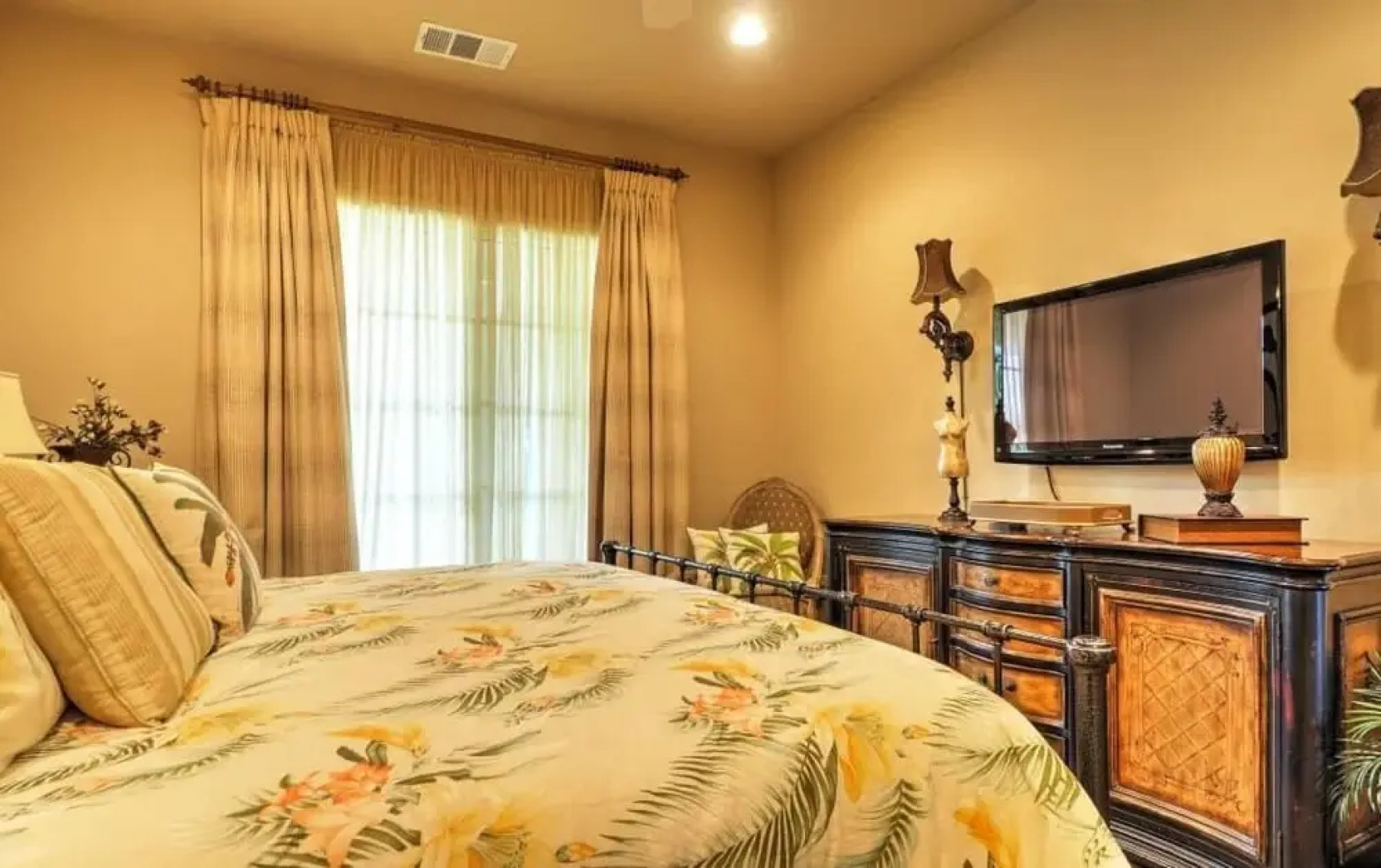 THE Living Local Lakeway Cove on Lake Travis