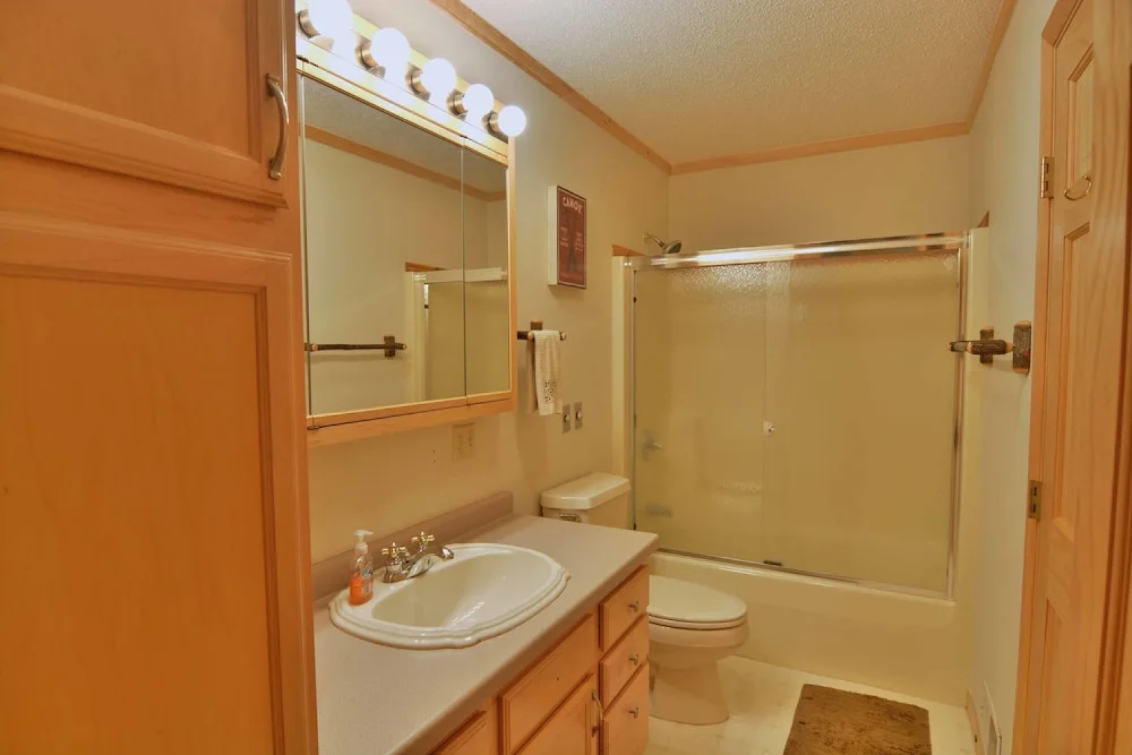 Spacious Cascade Chalet with Cozy Fireplace by RedAwning