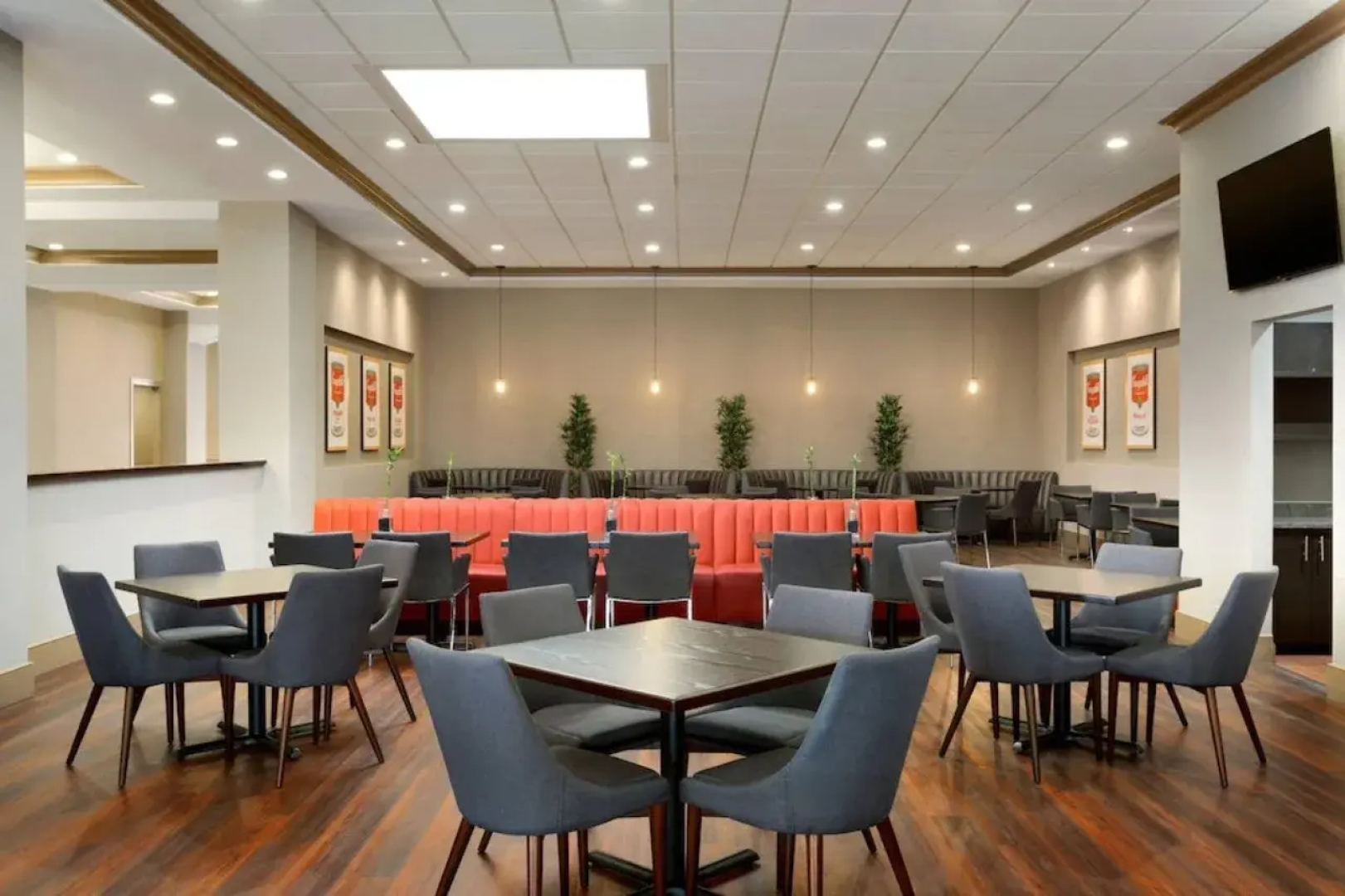 Skyline Hotel Detroit Airport, SureStay Collection by BW