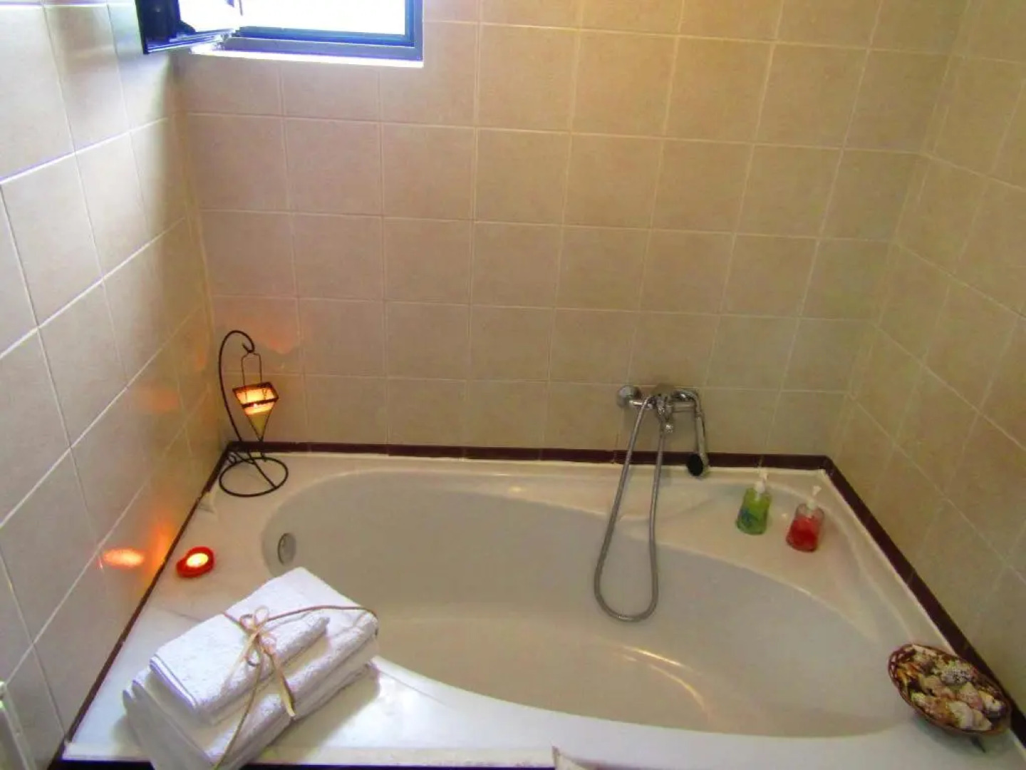 Aristos Apartments & Suites