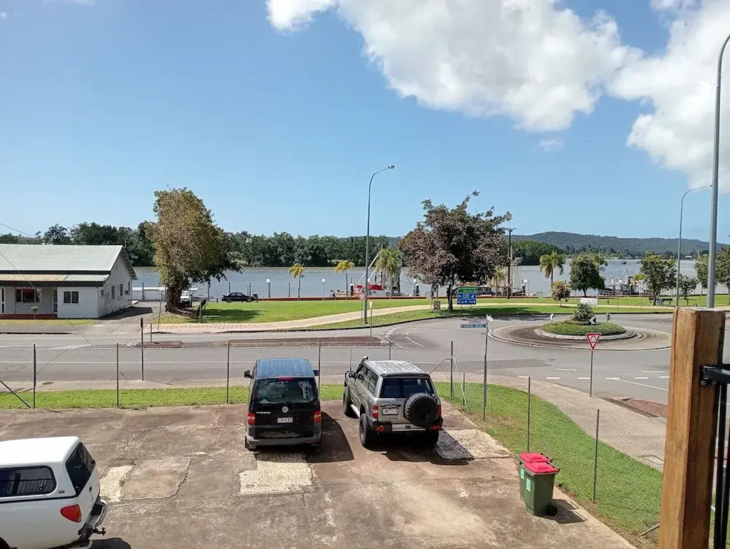 Innisfail Riverfront Motel