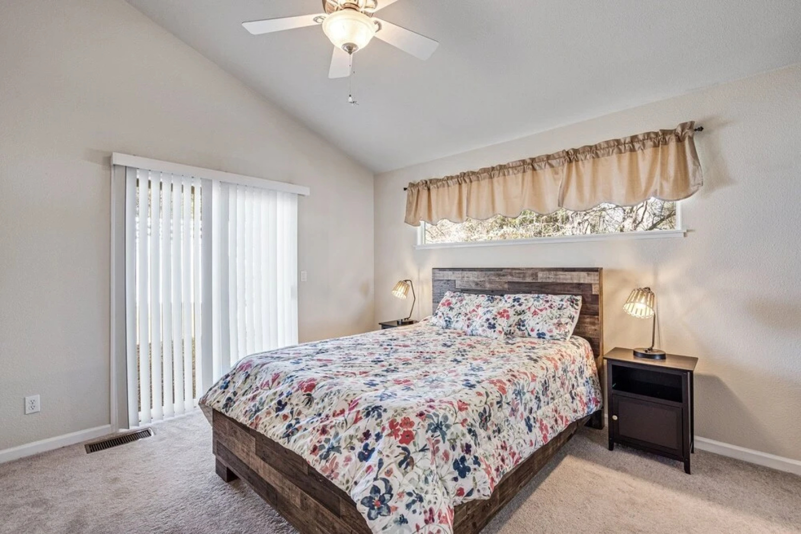 Cloudside - 2-Level Home Near Marina Beach by Yosemite Region Resorts