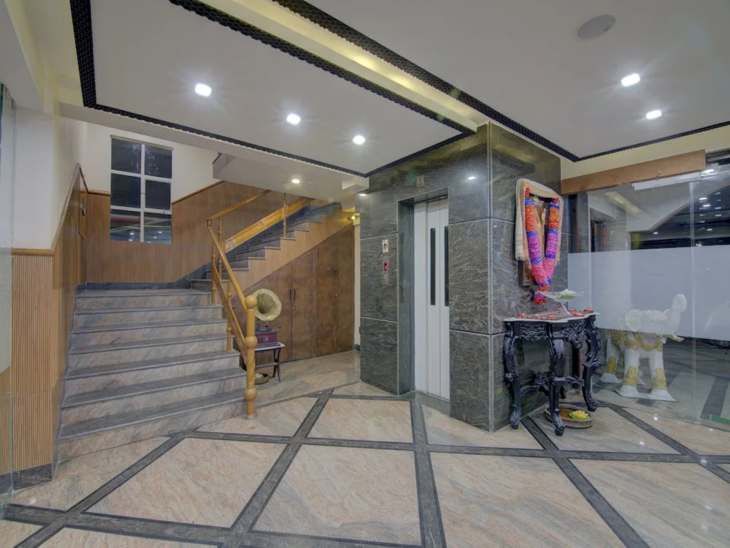 OYO 13599 Hotel Venkatesh Regency