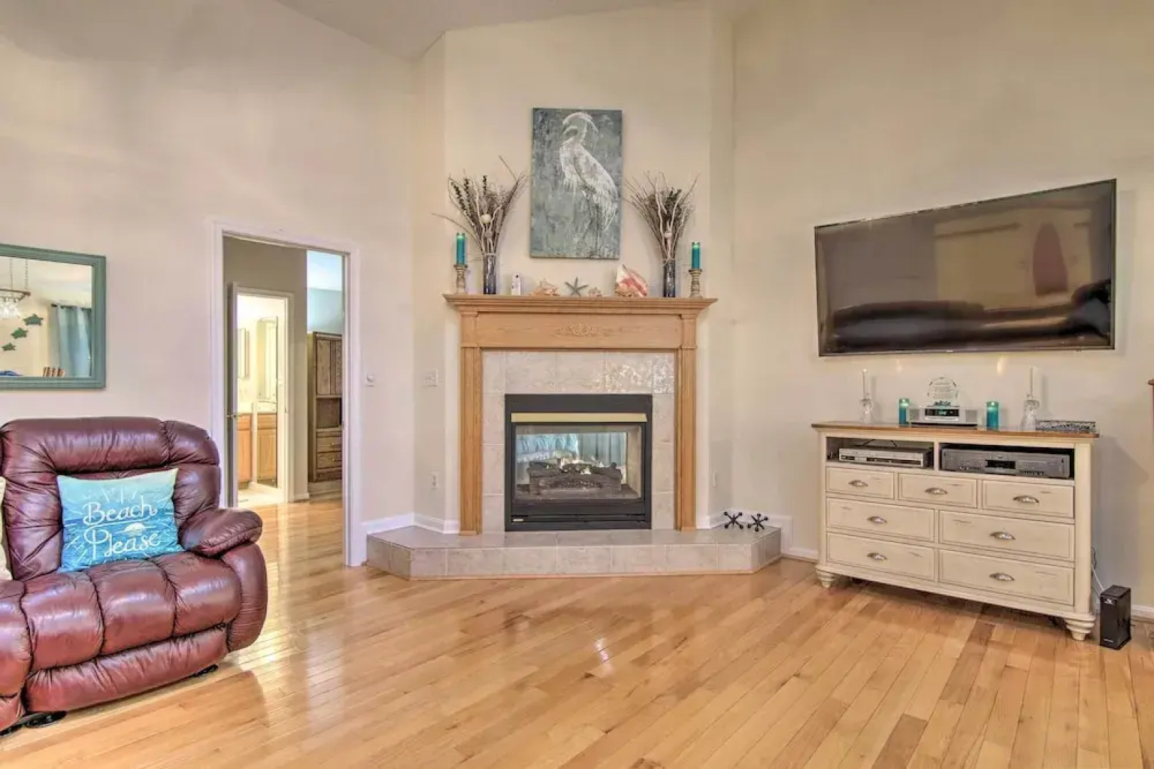 2 Mi to Golf: Retreat w/ Hot Tub in Ocean Pines