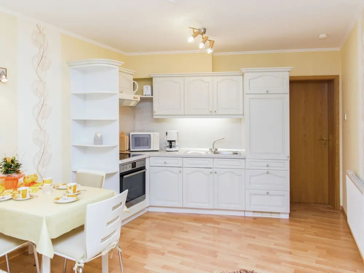 Beautiful property (65 m) with terrace and a small garden.