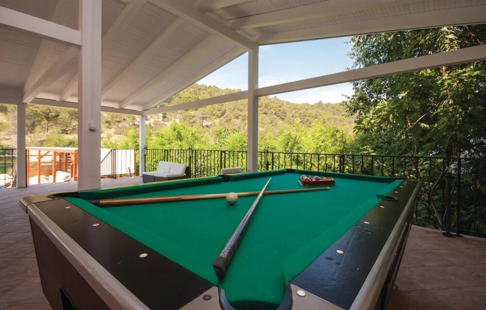 Nice Home in Skradin with Hot Tub, WiFi & 4 Bedrooms