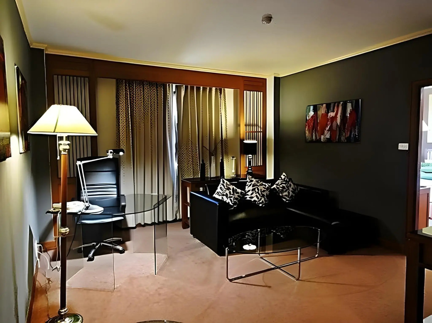 Songphanburi Hotel