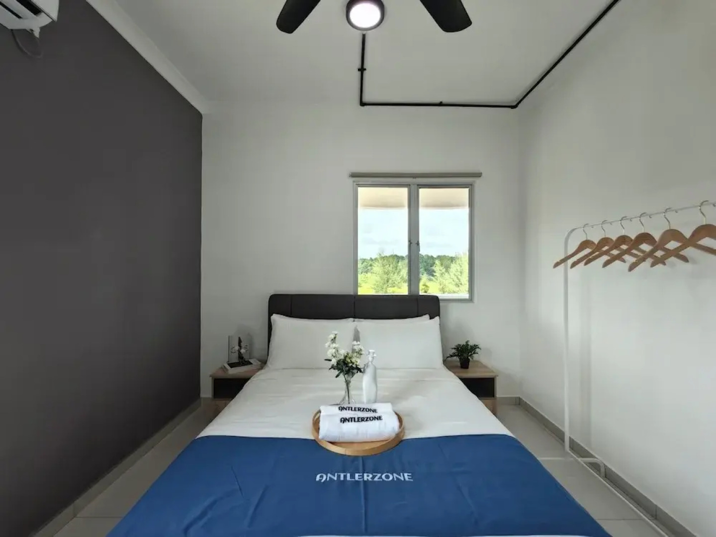 Tiara Desaru By Antlerzone