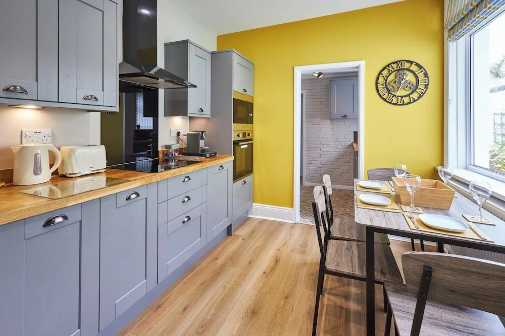 Host Stay Leaf Cottage