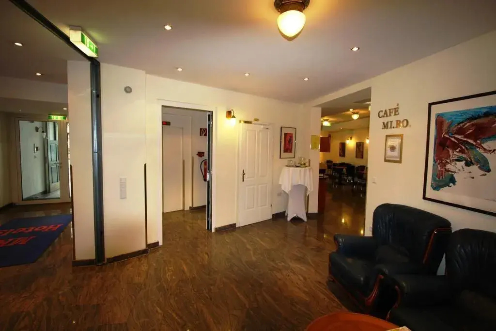 SUITE HOTEL 900m ZUR OPER