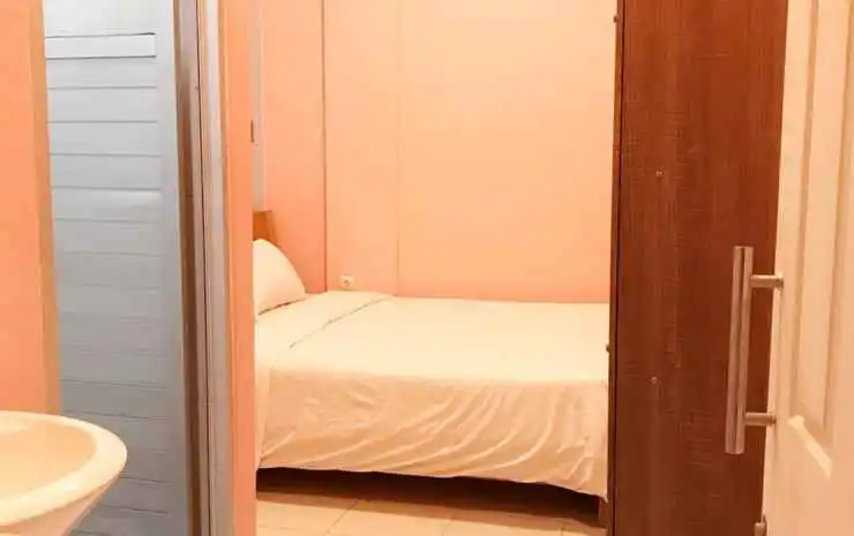 RoomZ Budget Residence