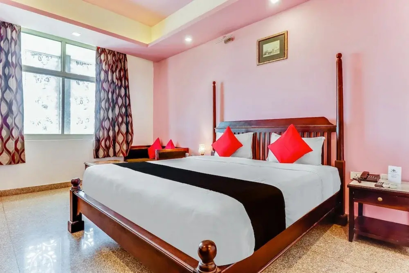 Capital O 48521 Hotel Bhanwar Singh Palace