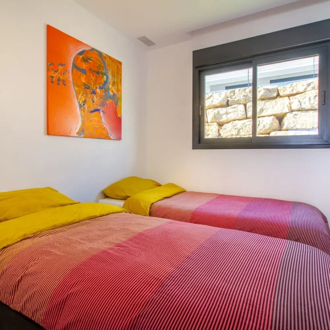 Villa Esmeralda 20 by Bookaparadise