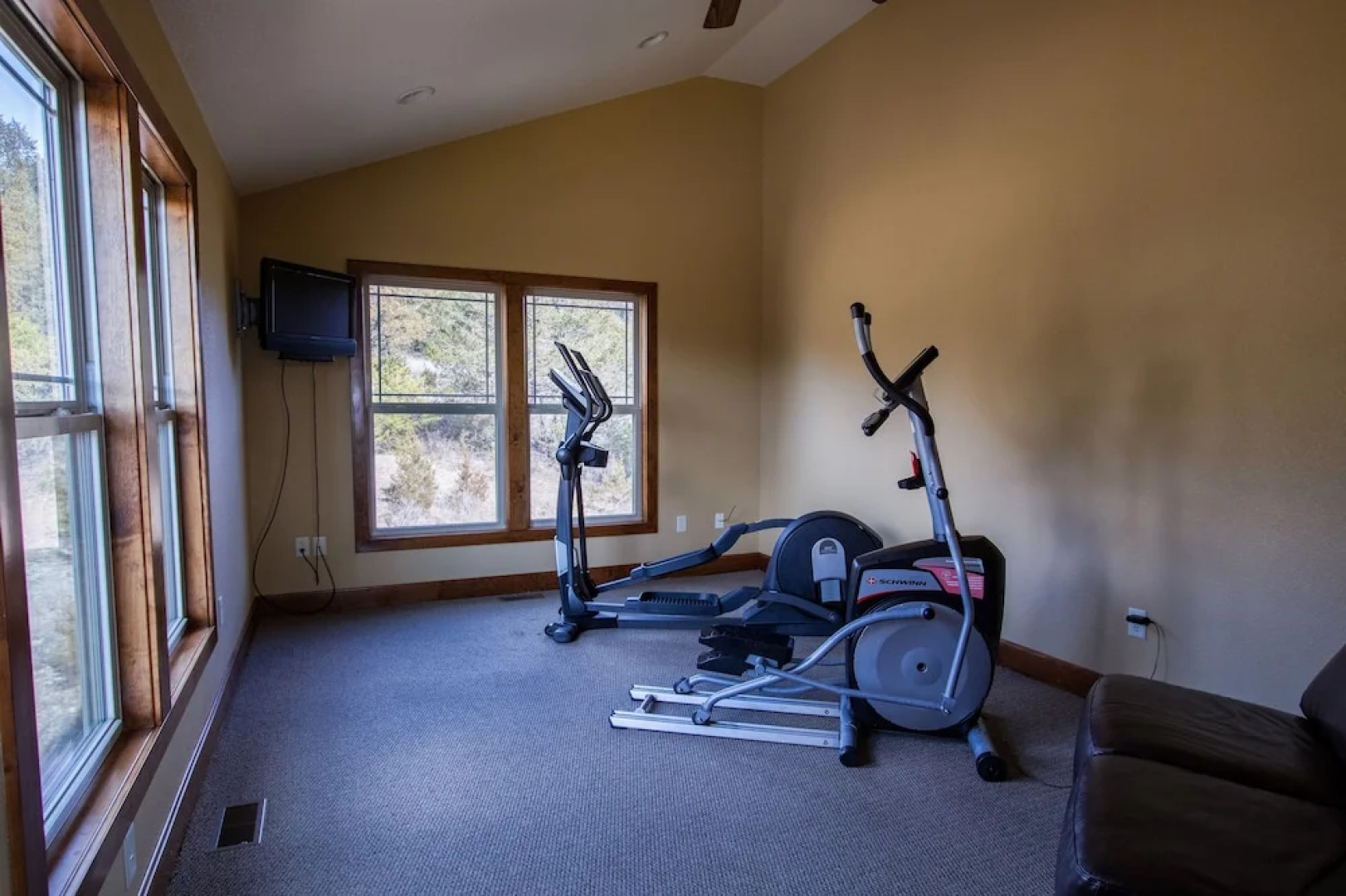 Classy Canyon Retreat - 5 Br Home