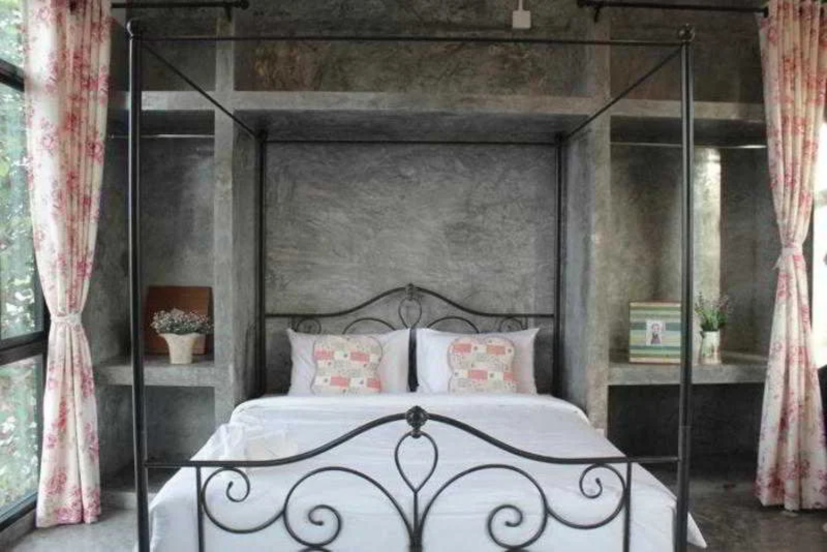 Be My Guest Hip Hotel