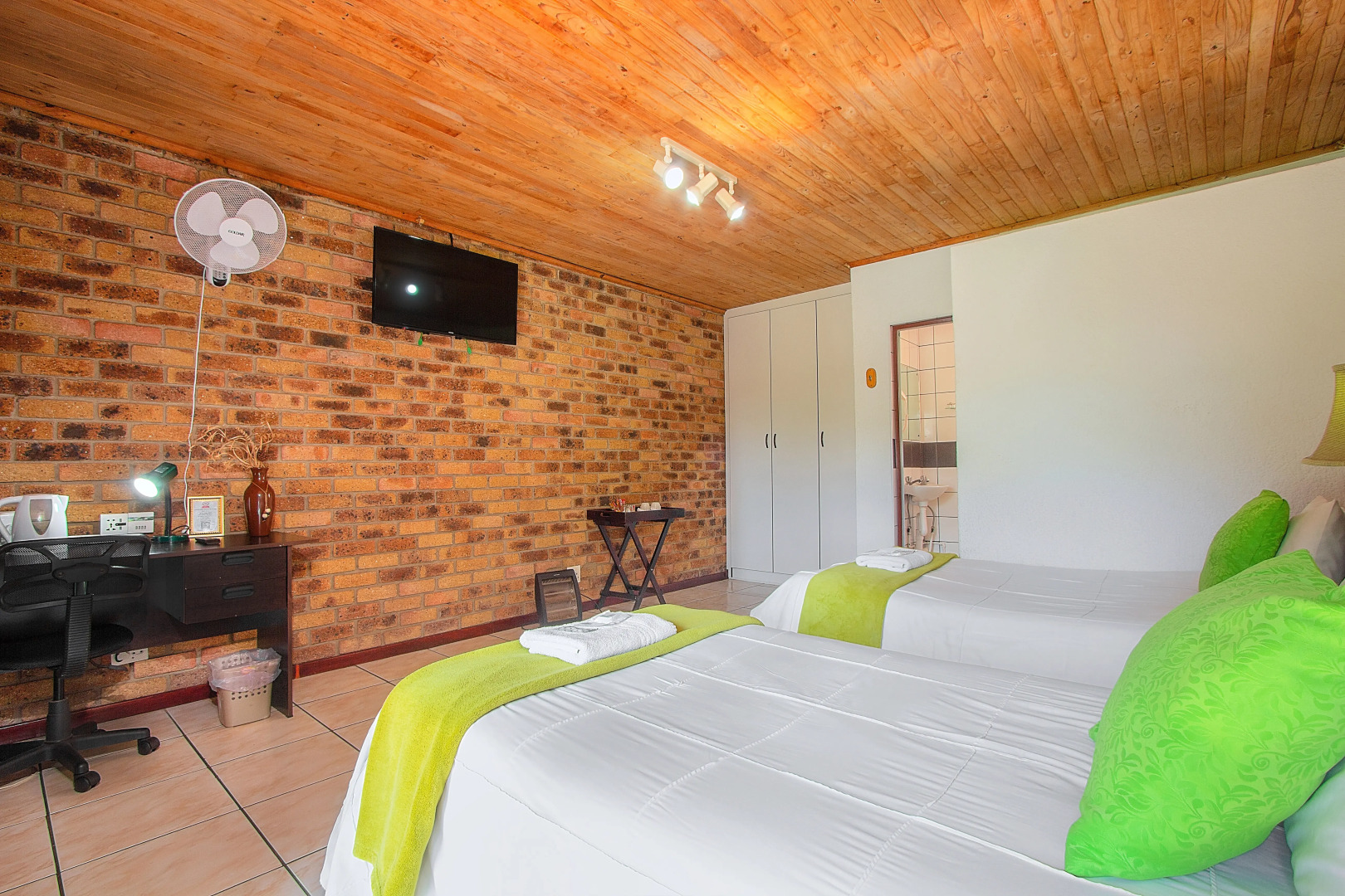 Airport Bird & Game Lodge