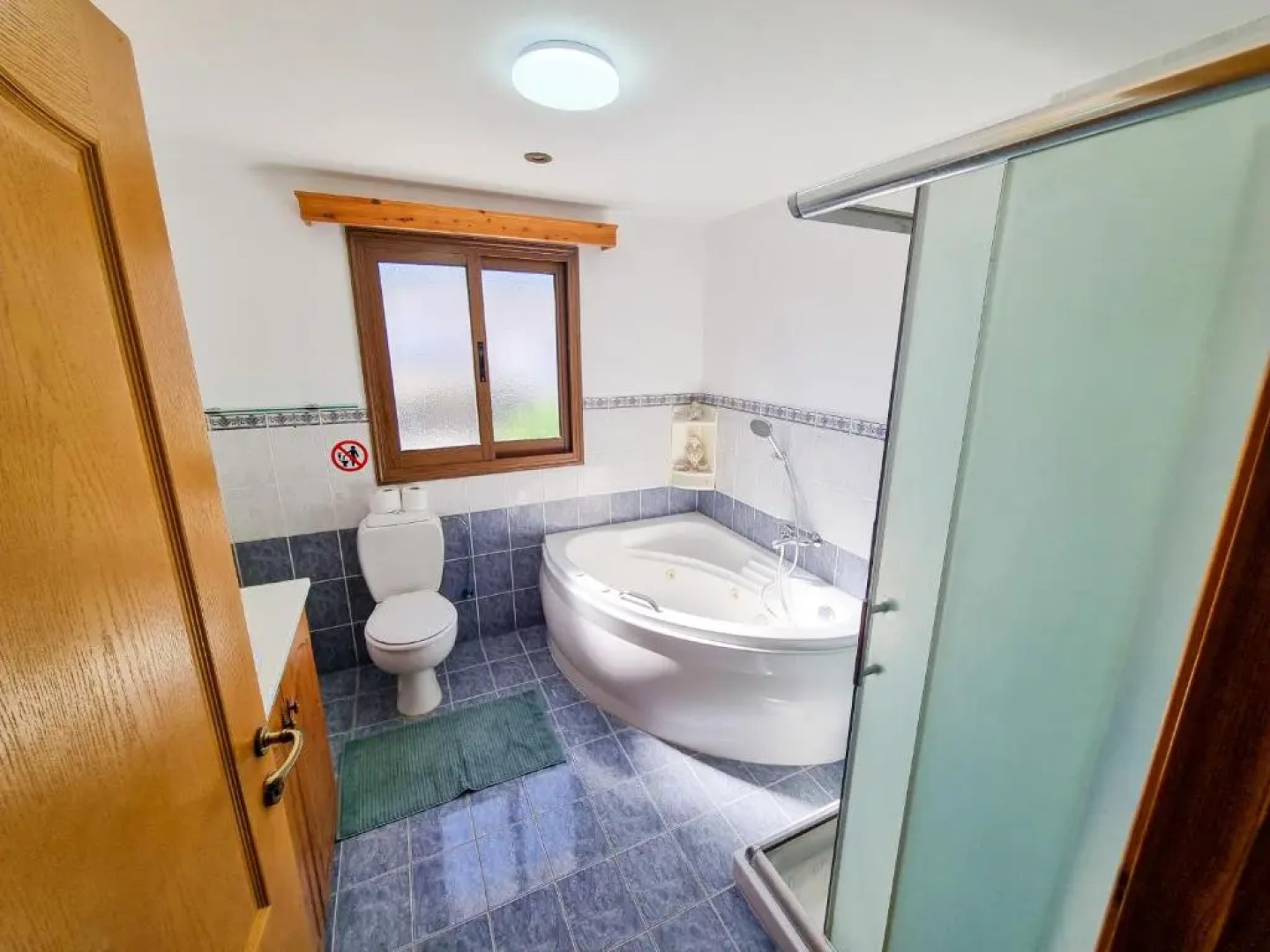 Mountains Retreat Rooms & Suites