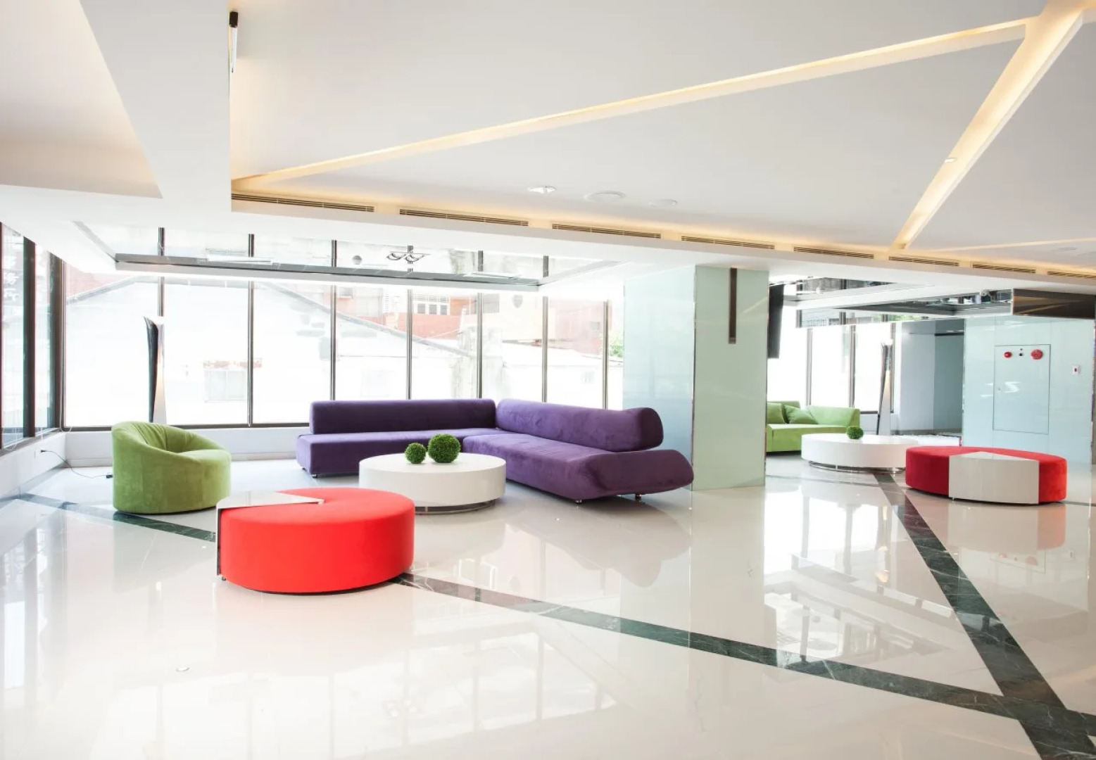 CHECK inn SELECT Hualien LinSen