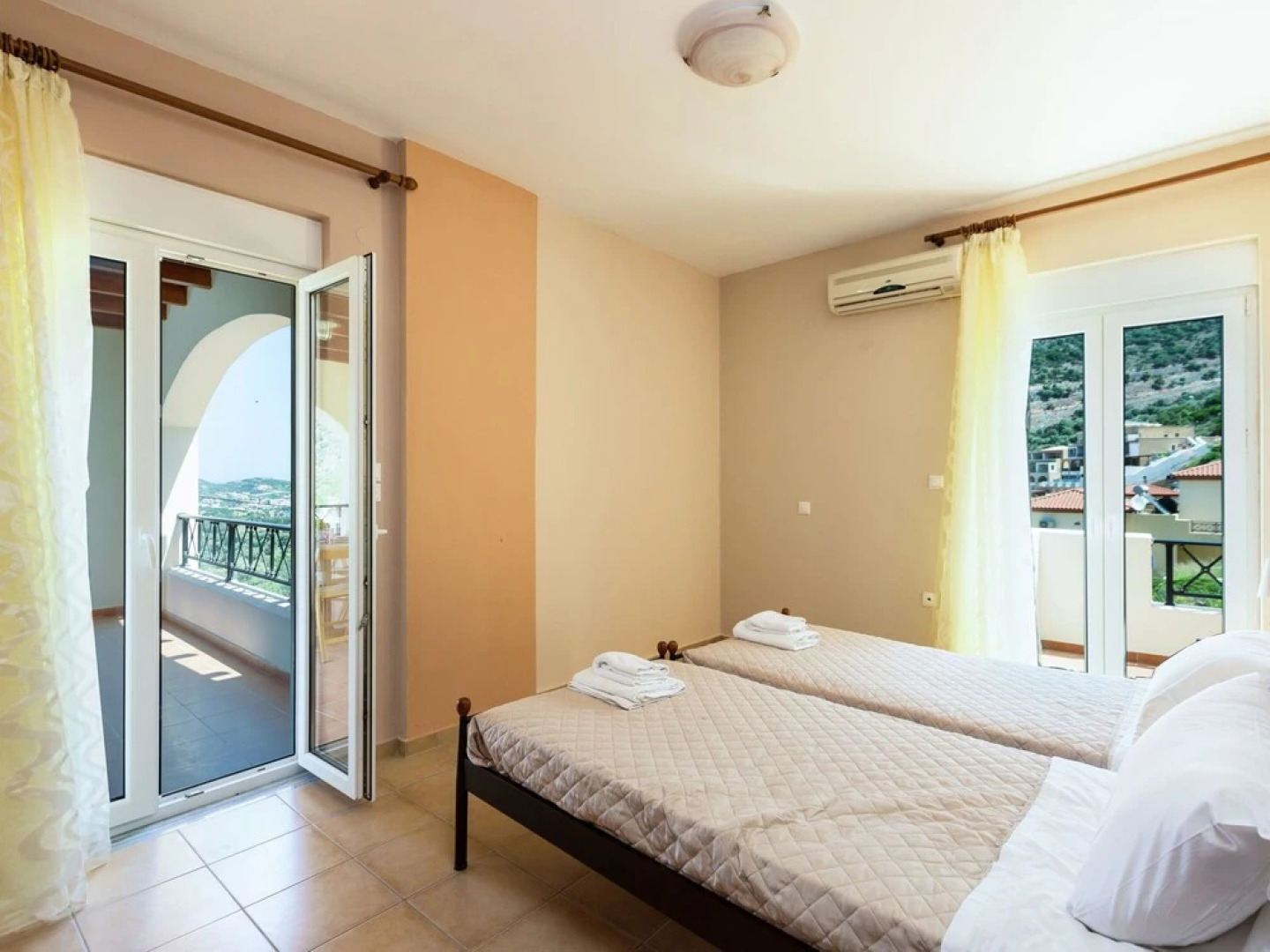 4 Indepent Villas in Bali With Pool and Seaview for Groups up to 28 Persons